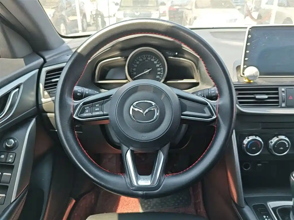 Mazda CX-4 — фото 11