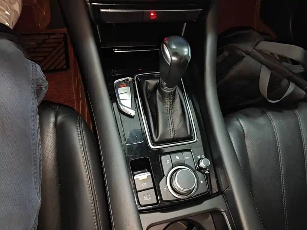 Mazda Atenza — фото 10