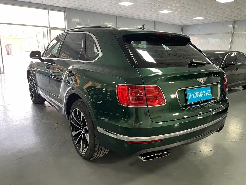 Bentley Bentayga — фото 10