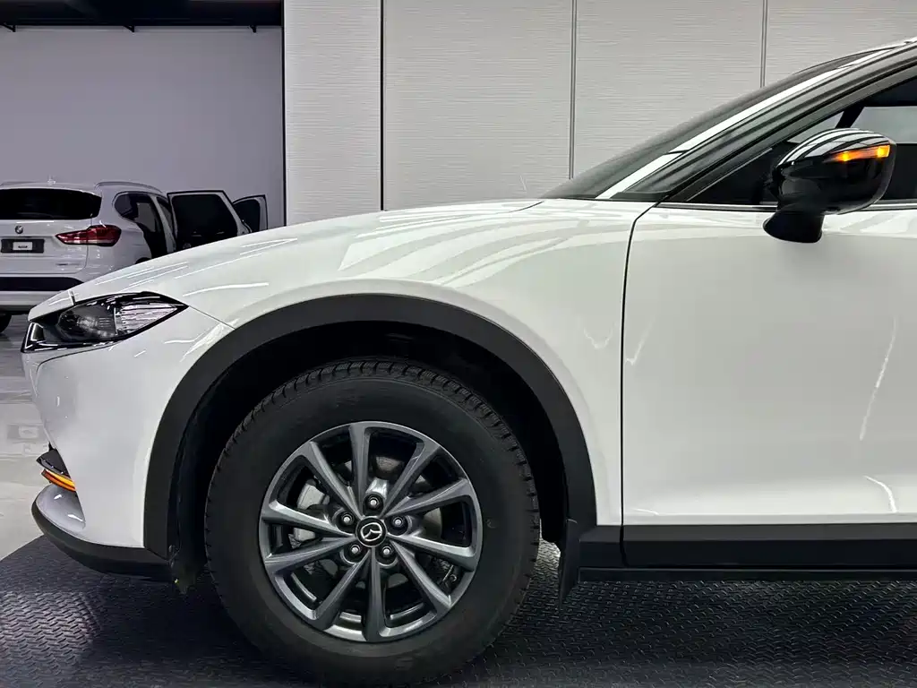 Mazda CX-4 — фото 8