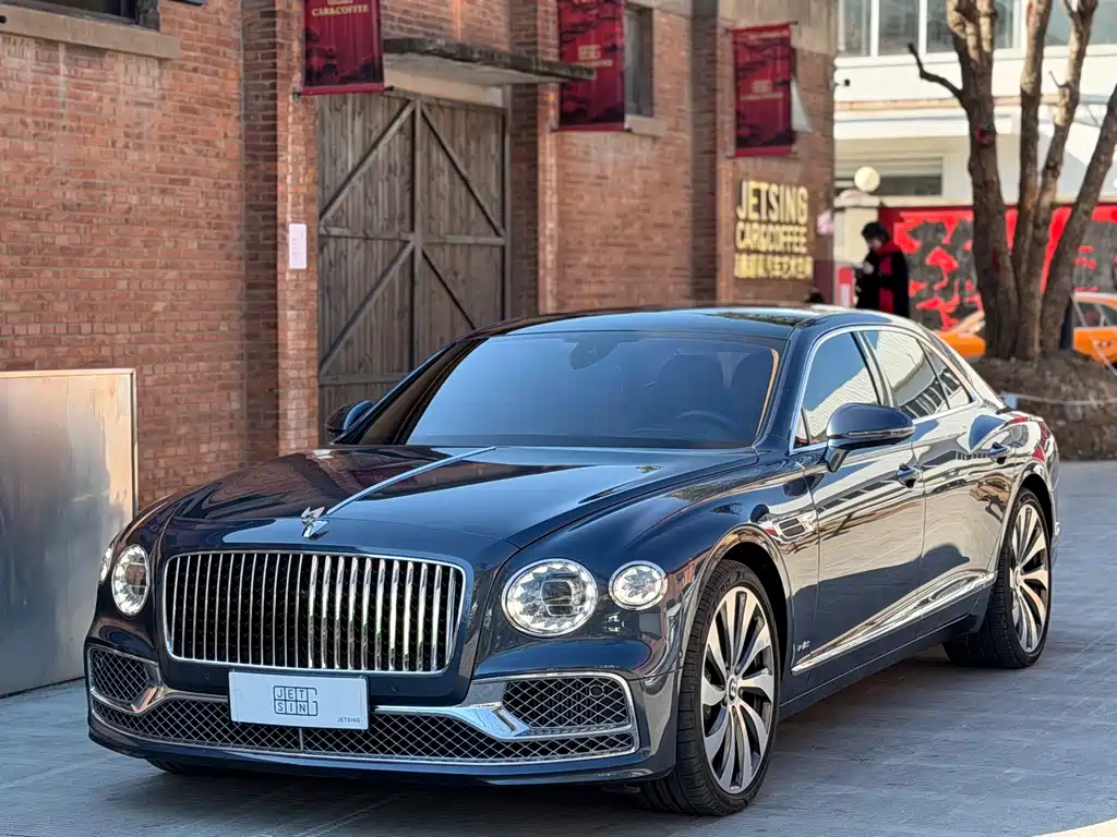Bentley Flying Spur — фото 2