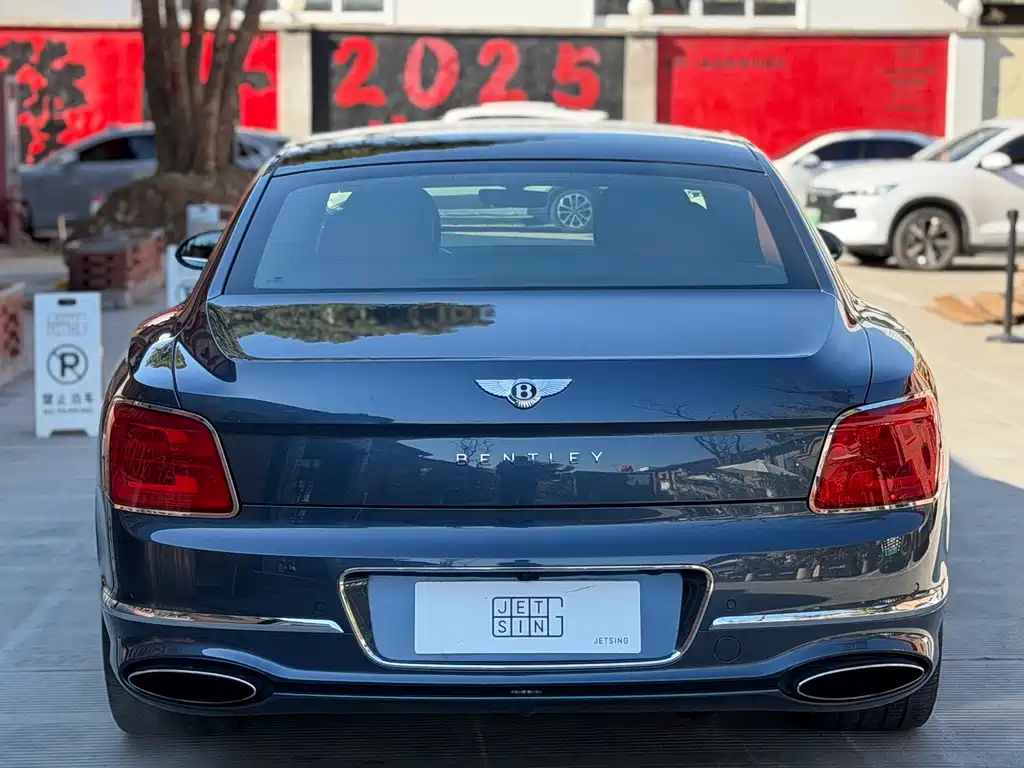 Bentley Flying Spur — фото 3
