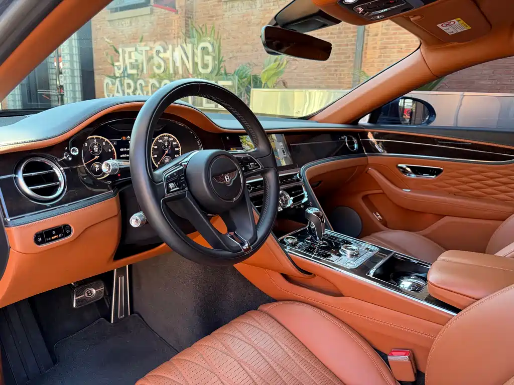 Bentley Flying Spur — фото 7