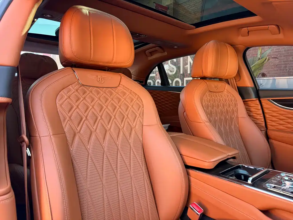 Bentley Flying Spur — фото 8
