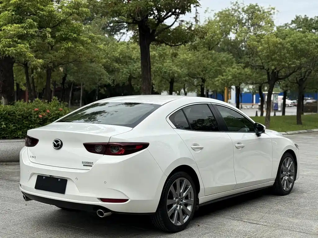 Mazda 3 Axela — фото 4