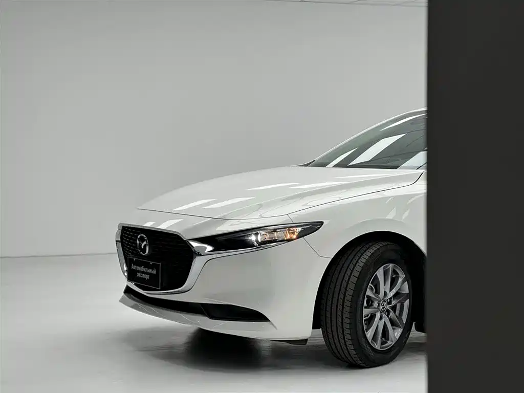Mazda 3 Axela — фото 4
