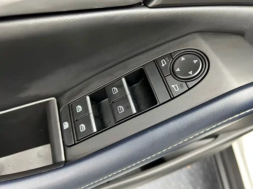 Mazda CX-30 — фото 10