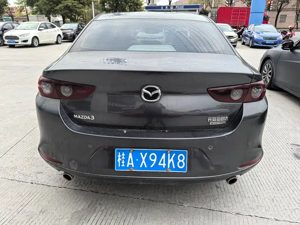 Mazda 3 Axela — фото 2