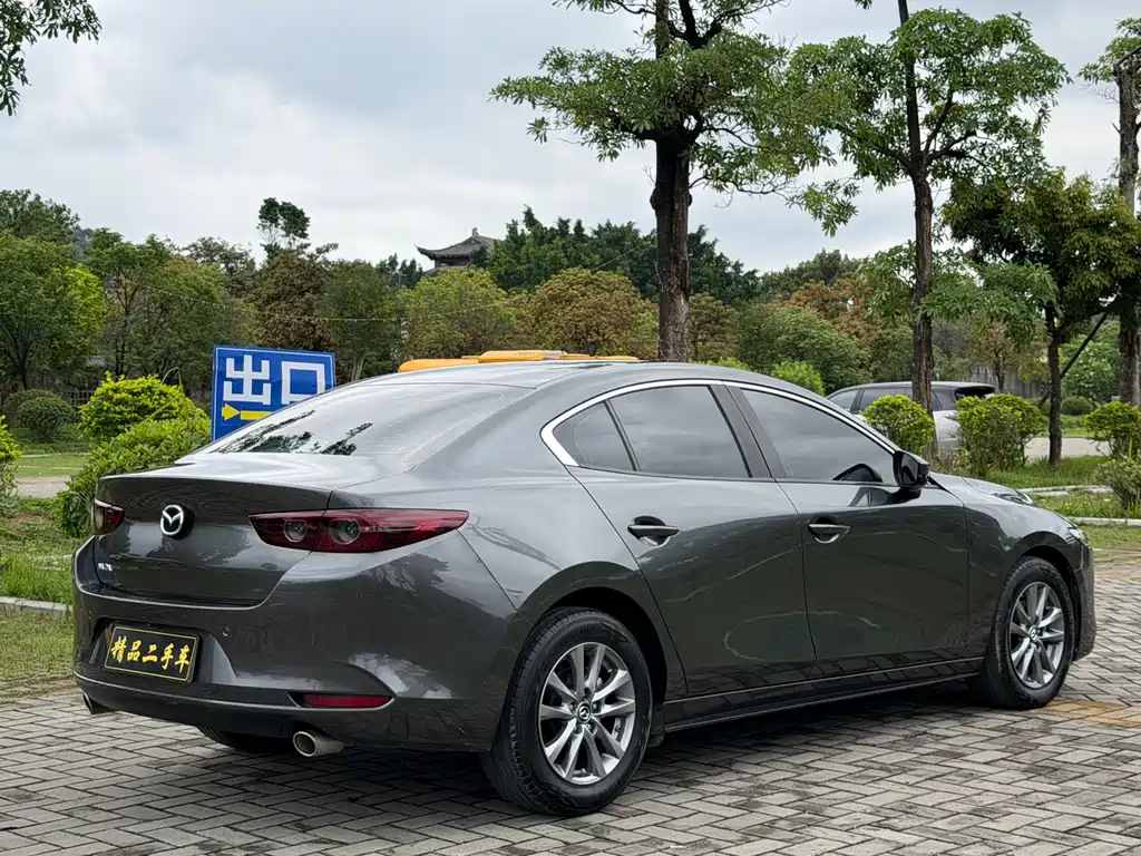 Mazda 3 Axela — фото 5