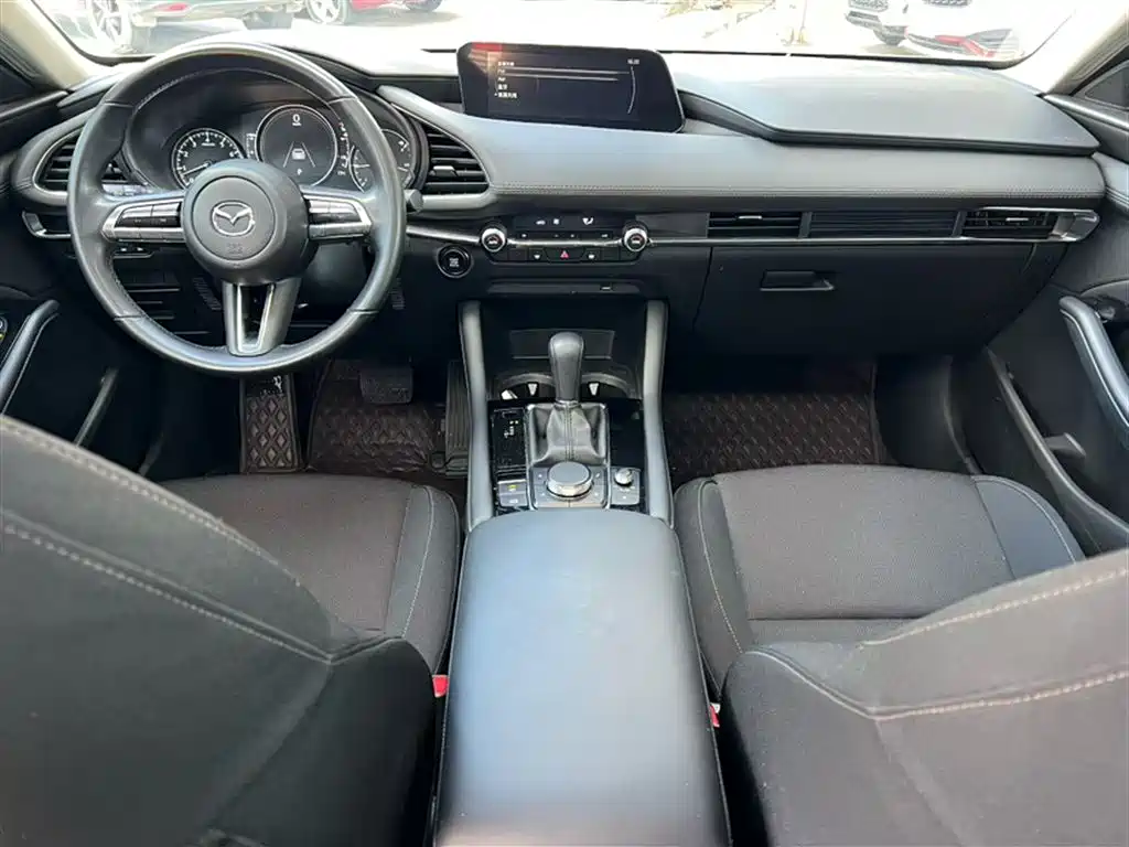Mazda 3 Axela — фото 15
