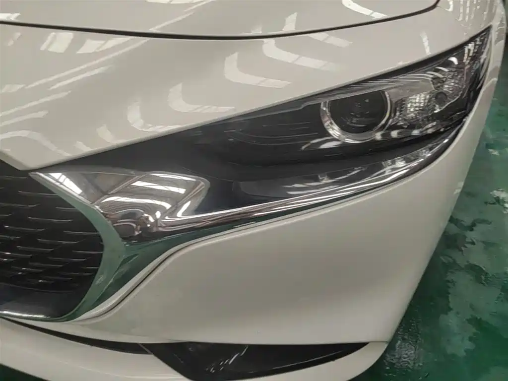 Mazda 3 Axela — фото 24