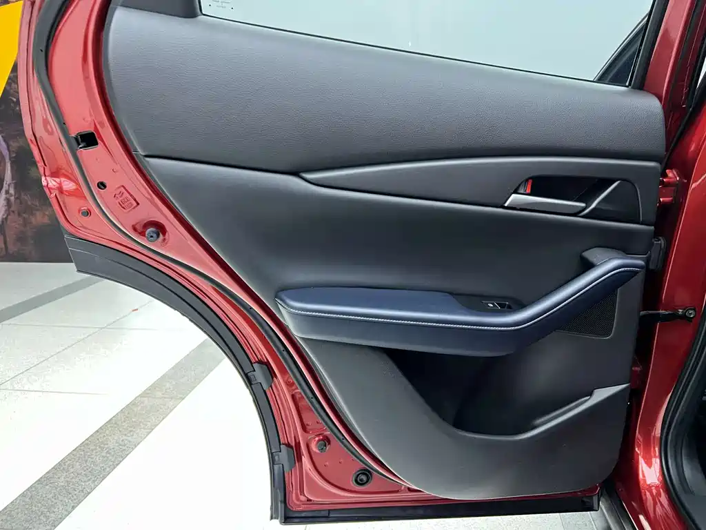 Mazda CX-30 — фото 13