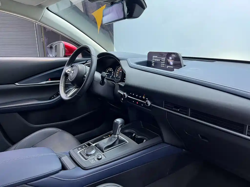 Mazda CX-30 — фото 17