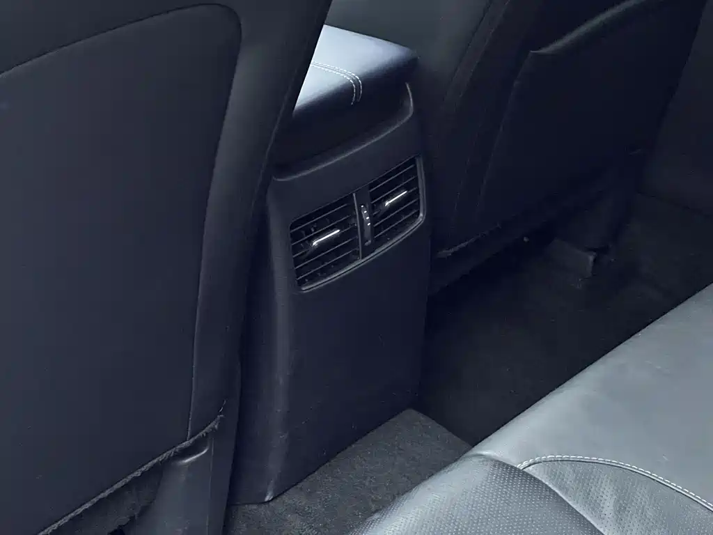 Mazda CX-30 — фото 11