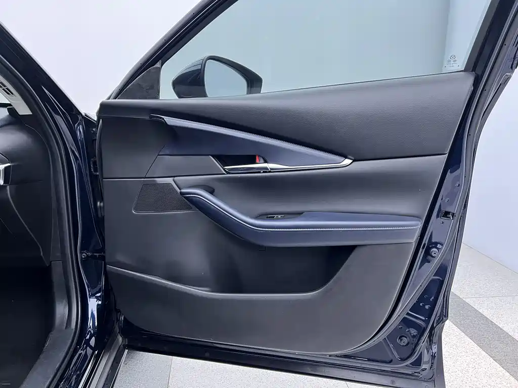 Mazda CX-30 — фото 17