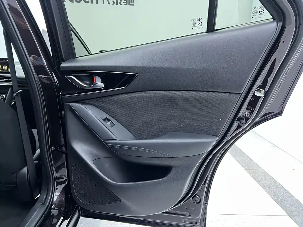 Mazda CX-4 — фото 17