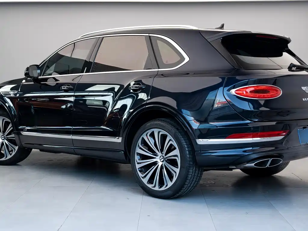 Bentley Bentayga — фото 18