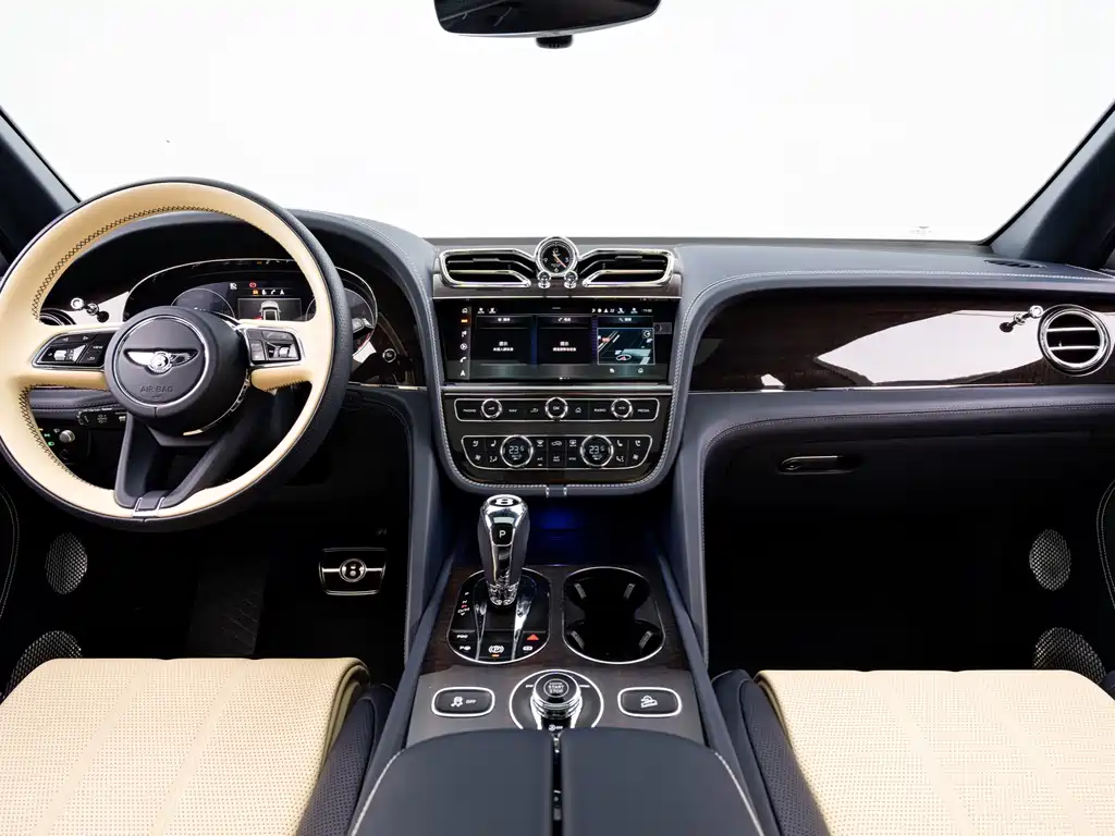 Bentley Bentayga — фото 10