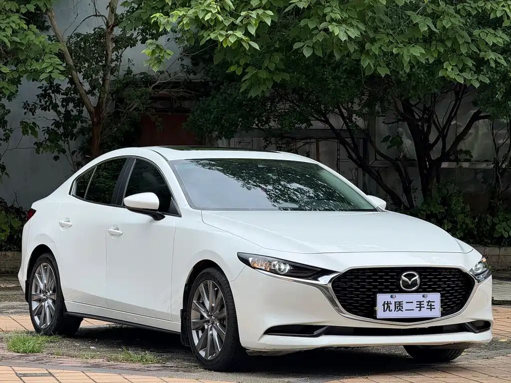 Mazda 3 Axela — фото 3