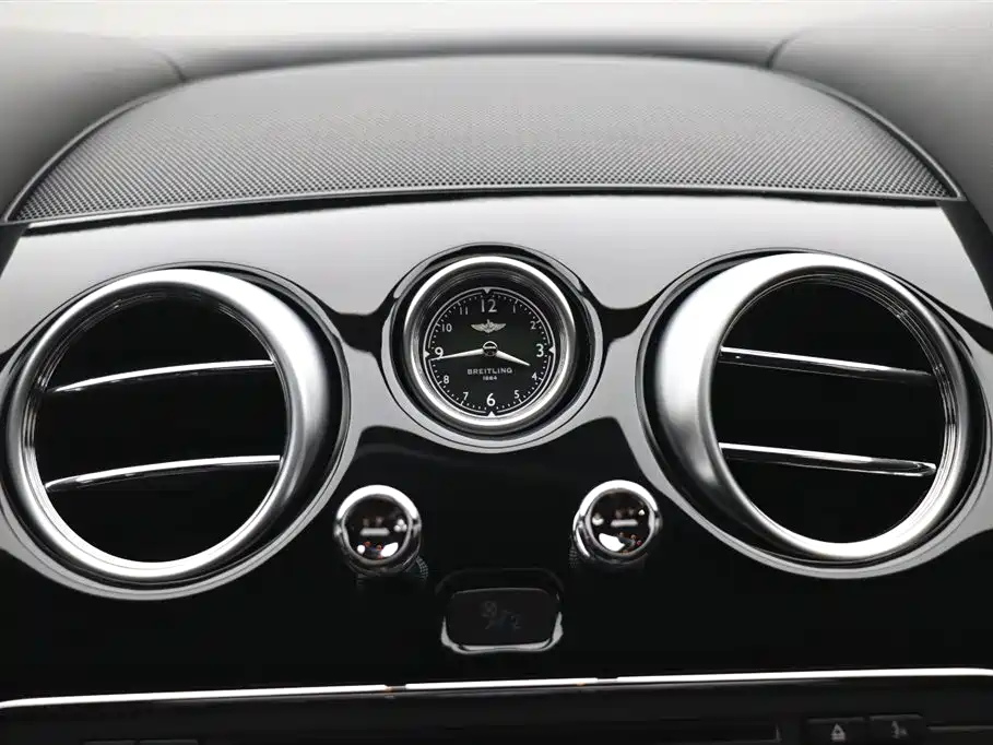 Bentley Flying Spur — фото 23