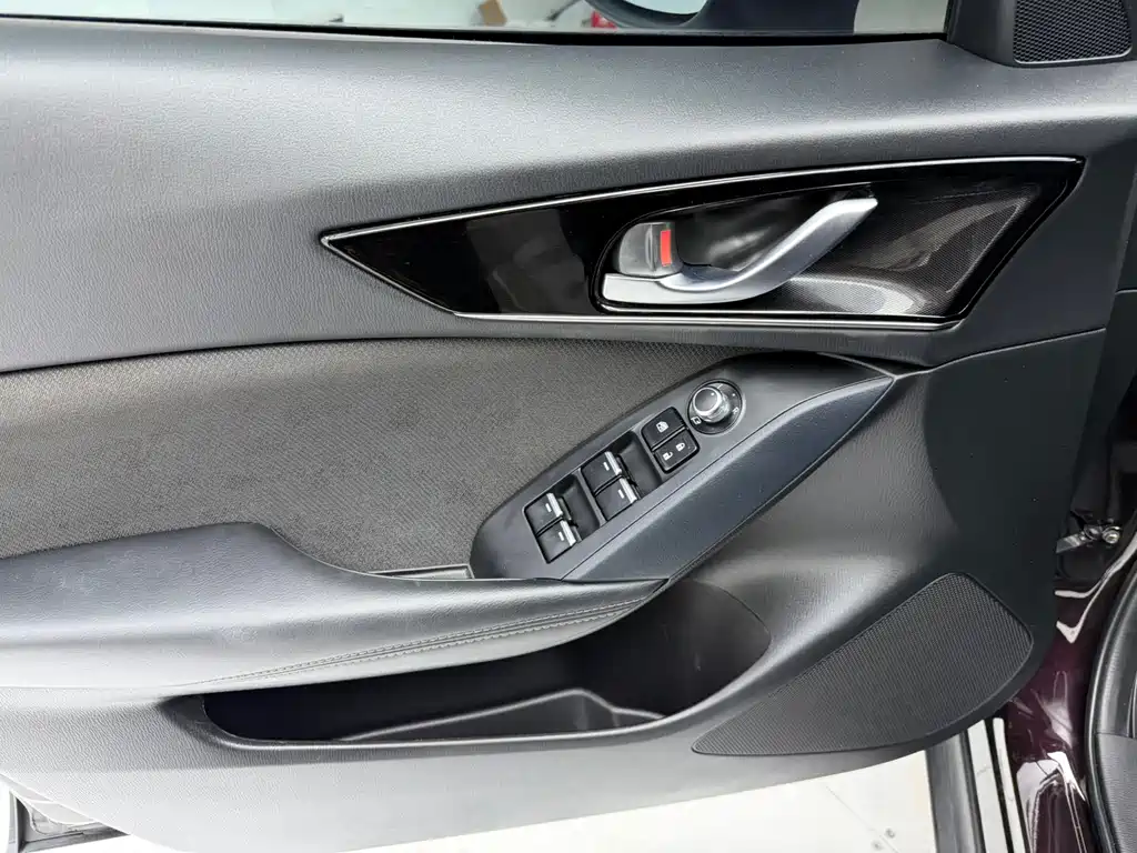 Mazda CX-4 — фото 11
