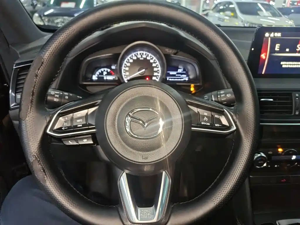 Mazda CX-4 — фото 11