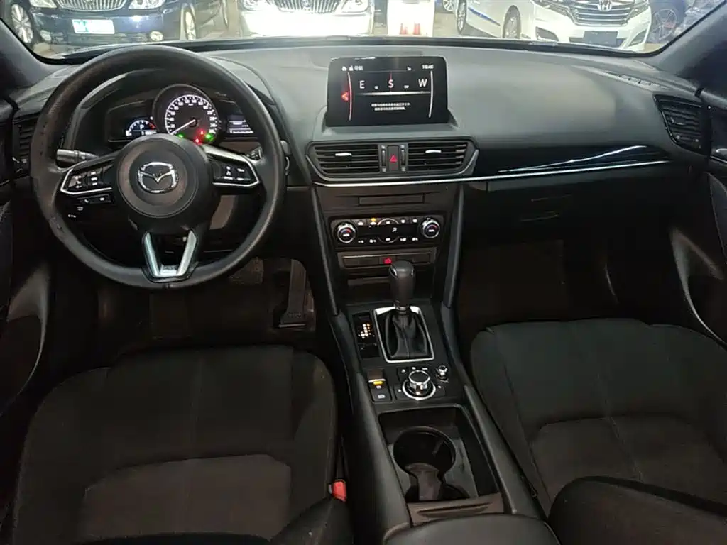 Mazda CX-4 — фото 10