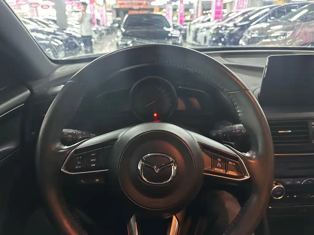 Mazda CX-4 — фото 13