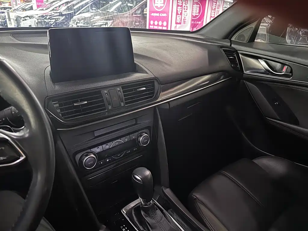 Mazda CX-4 — фото 14