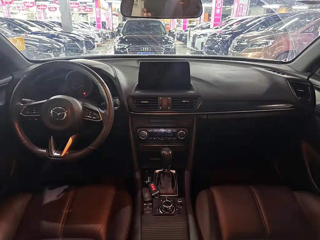 Mazda CX-4 — фото 10