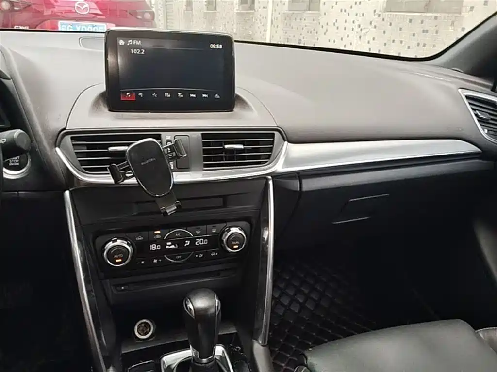 Mazda CX-4 — фото 10