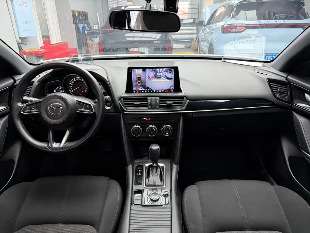 Mazda CX-4 — фото 10