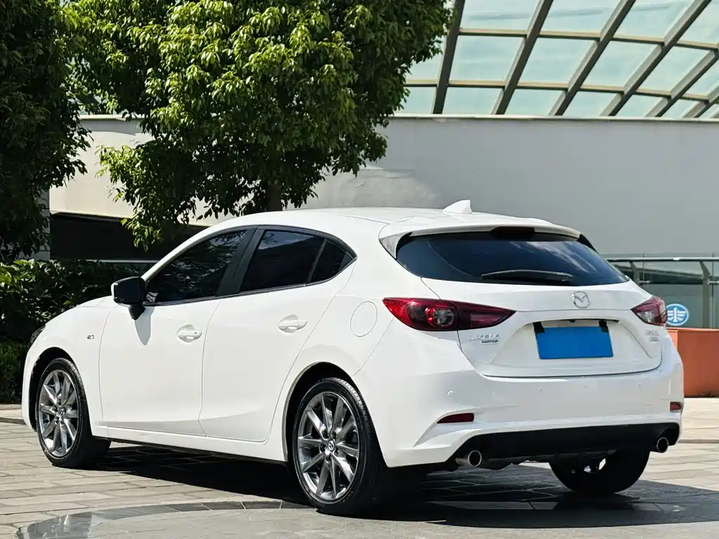 Mazda 3 Axela — фото 4