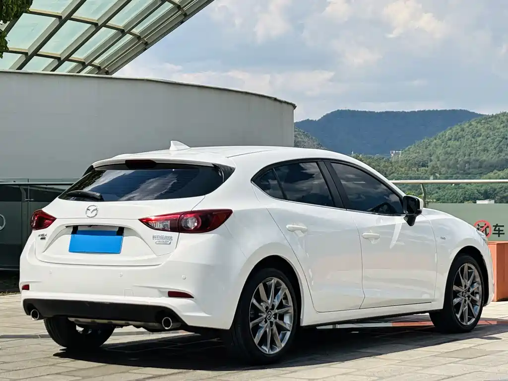 Mazda 3 Axela — фото 6