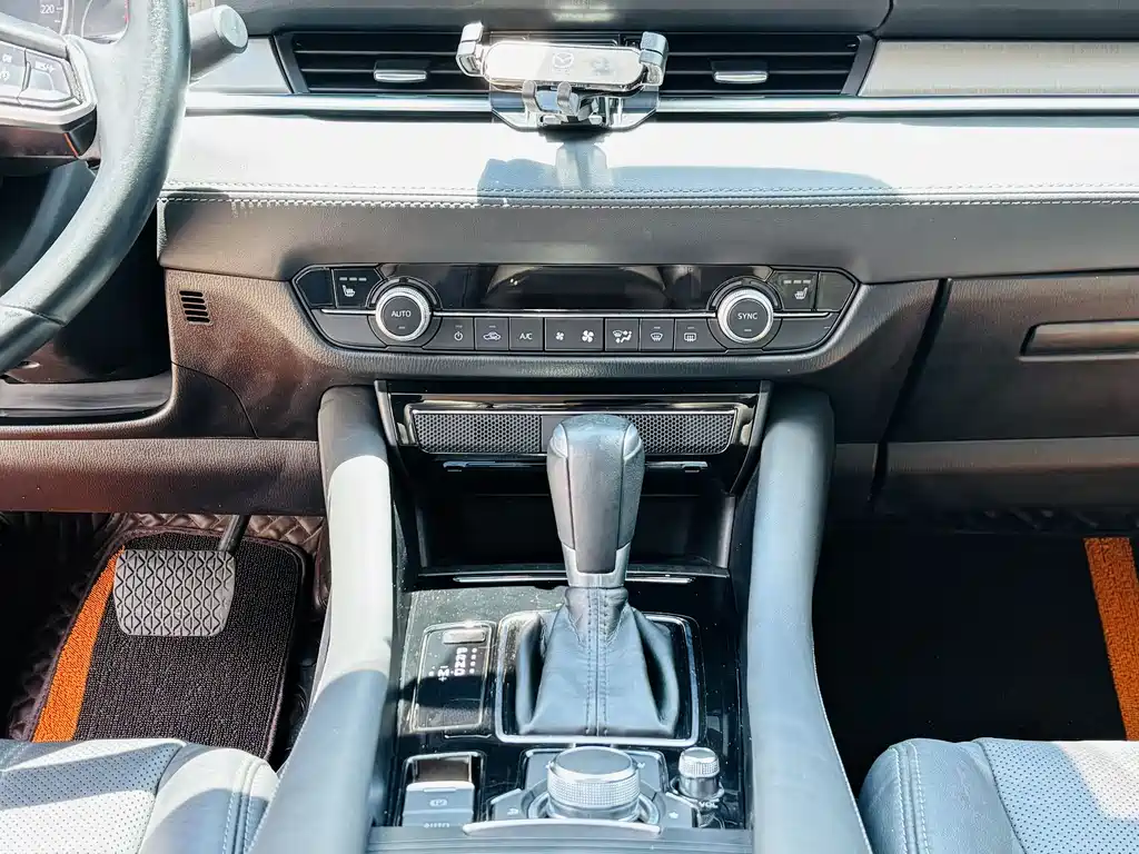 Mazda Atenza — фото 16