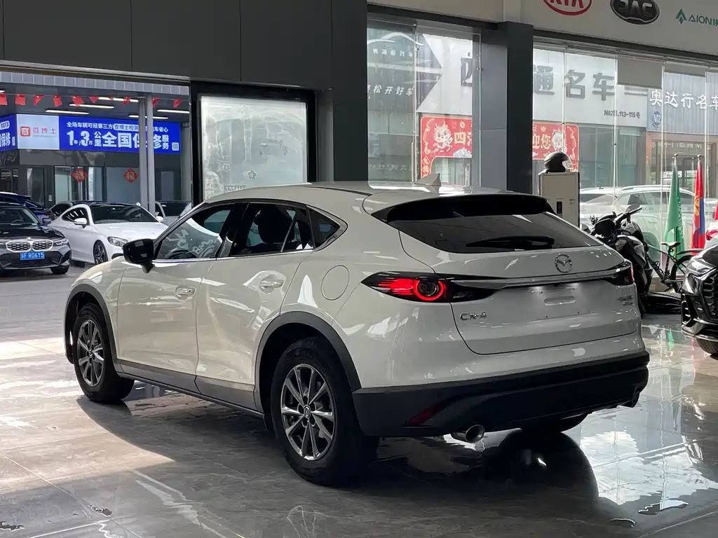 Mazda CX-4 — фото 16