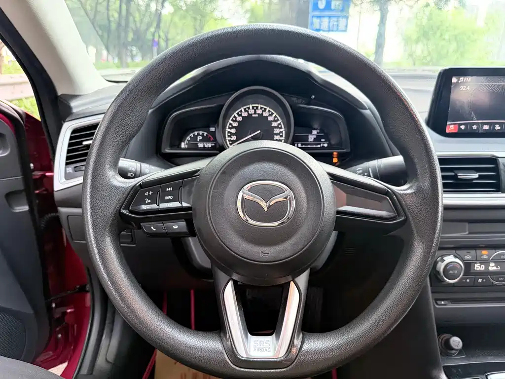 Mazda 3 Axela — фото 16