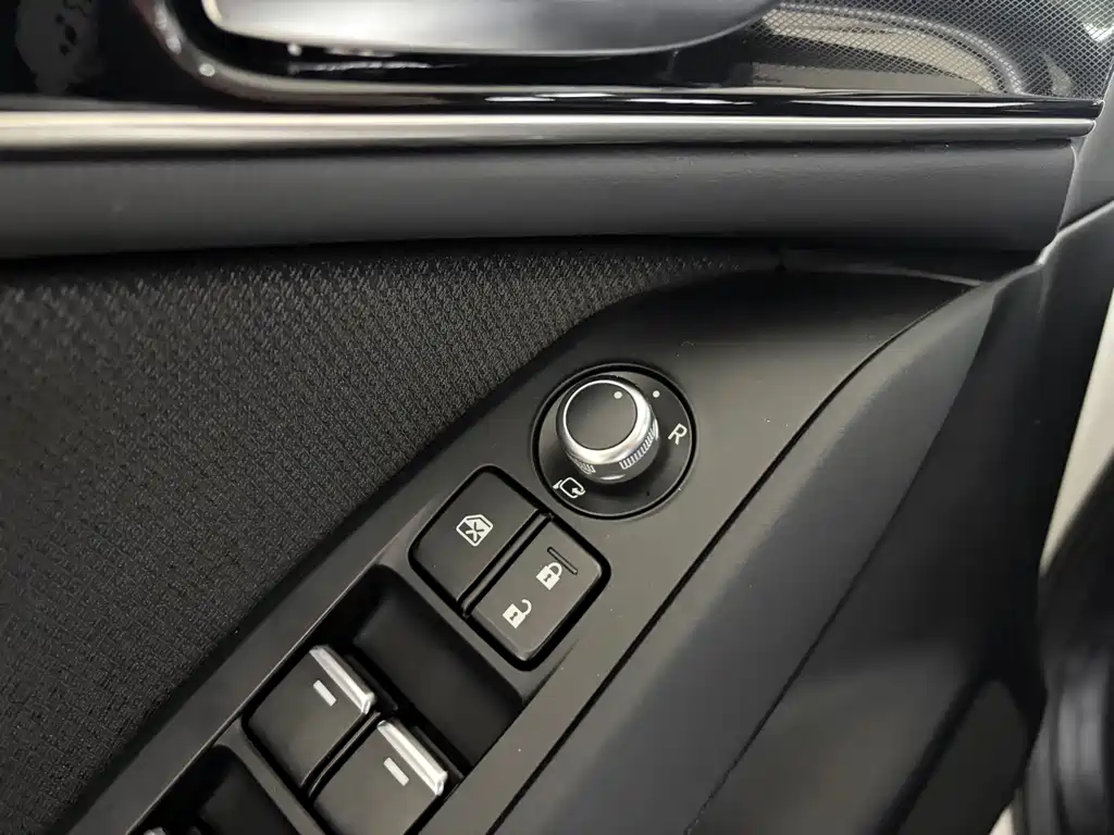 Mazda CX-4 — фото 15