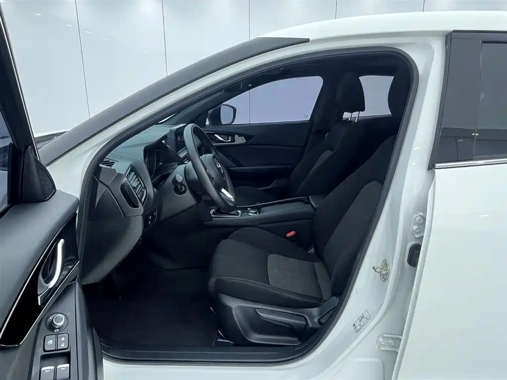 Mazda CX-4 — фото 11
