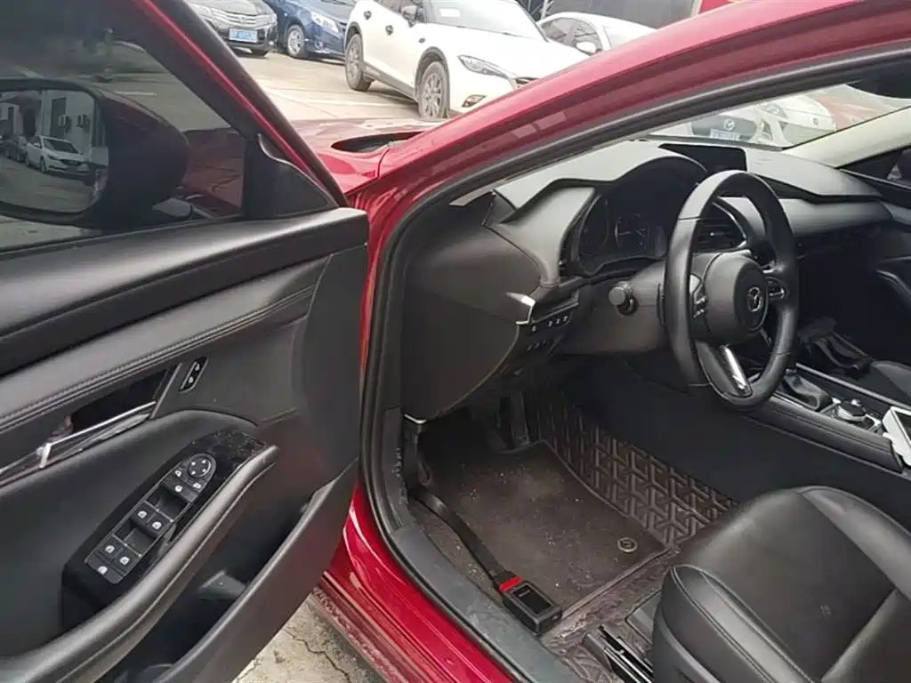 Mazda 3 Axela — фото 16