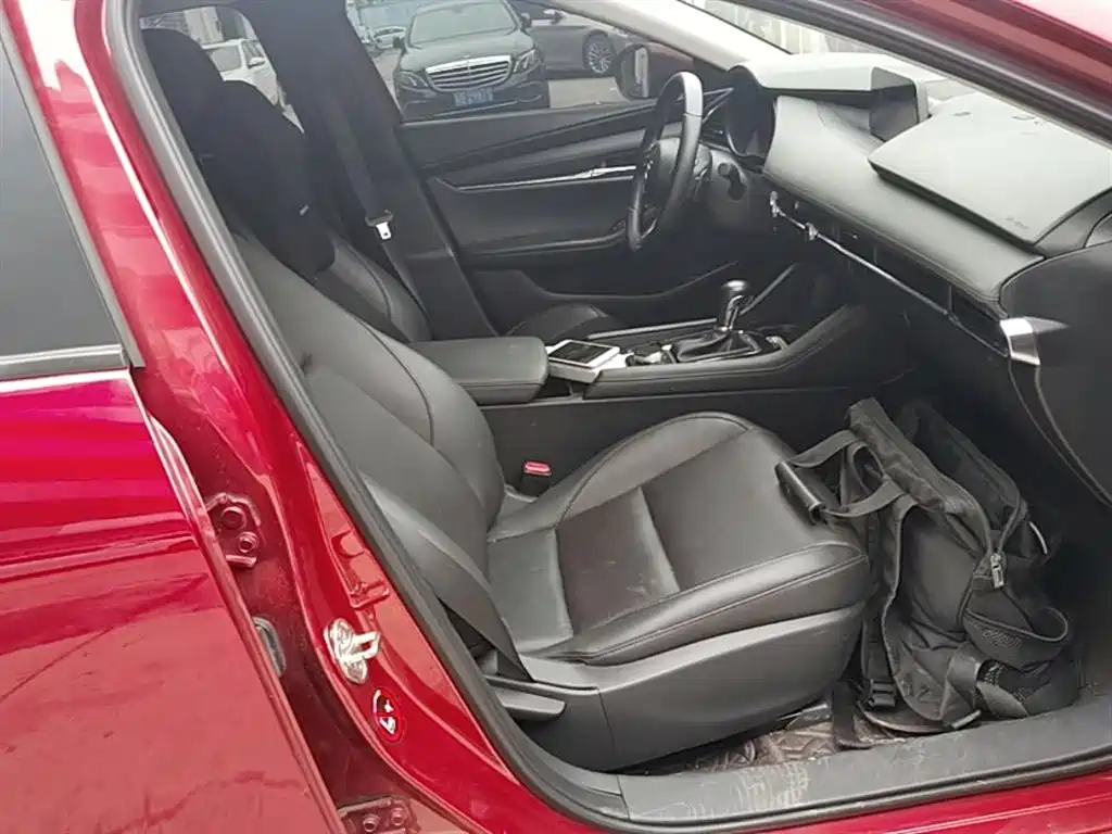 Mazda 3 Axela — фото 25