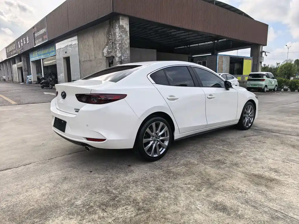 Mazda 3 Axela — фото 4