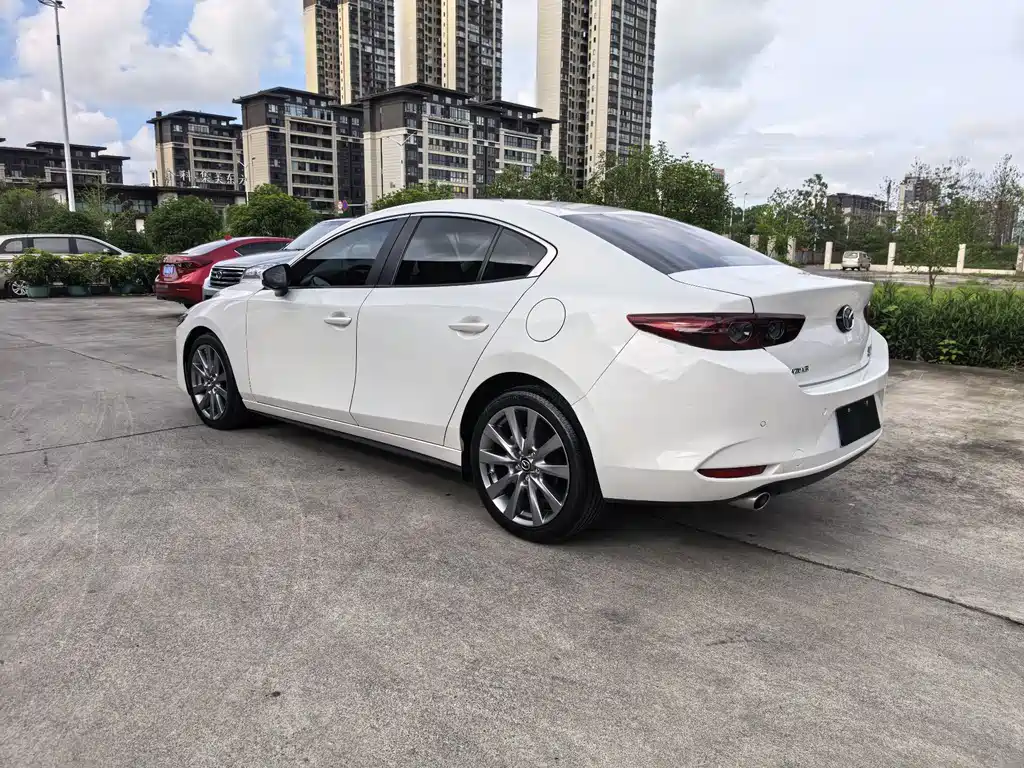 Mazda 3 Axela — фото 6