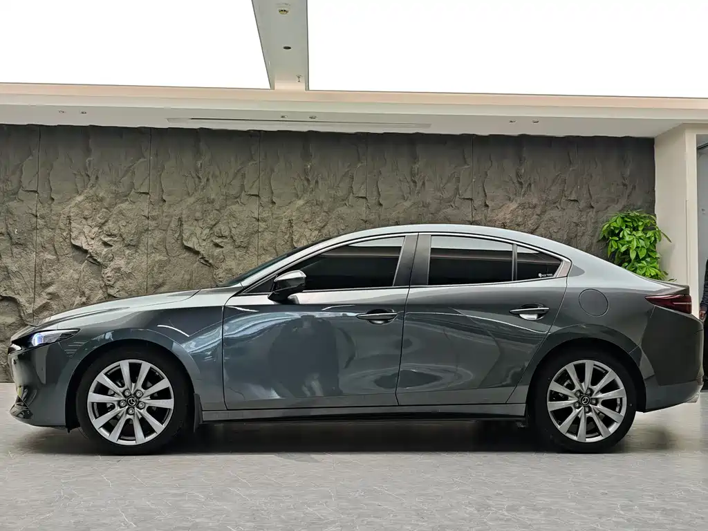Mazda 3 Axela — фото 3