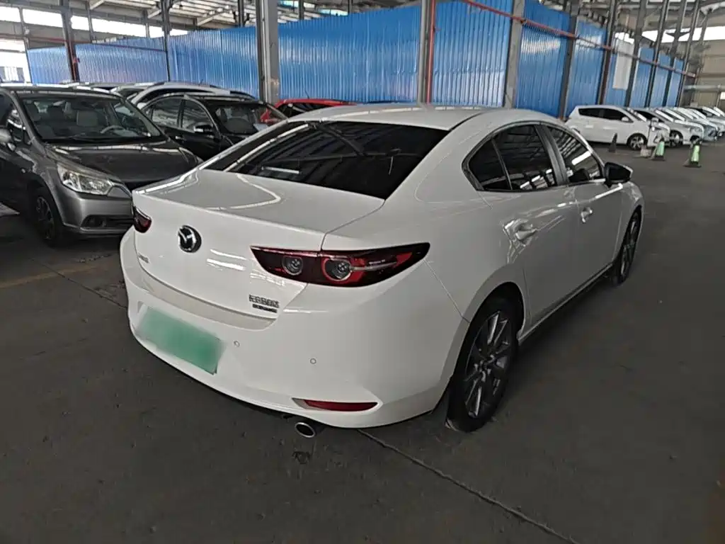 Mazda 3 Axela — фото 7