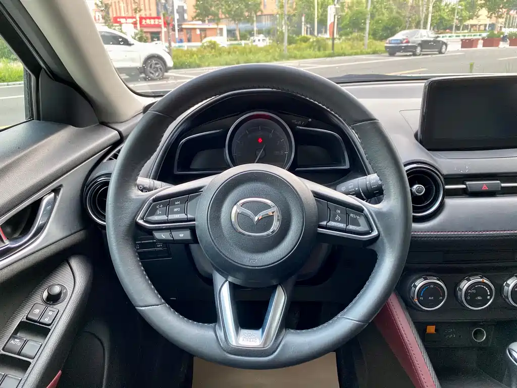 Mazda CX-3 — фото 14