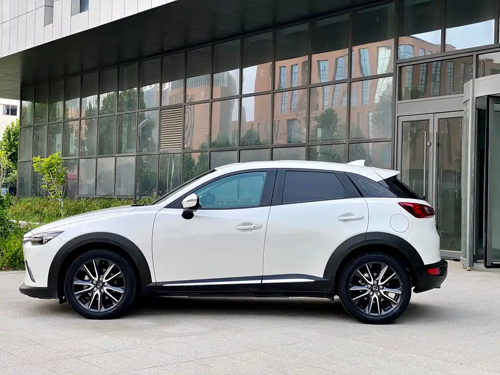 Mazda CX-3 — фото 10