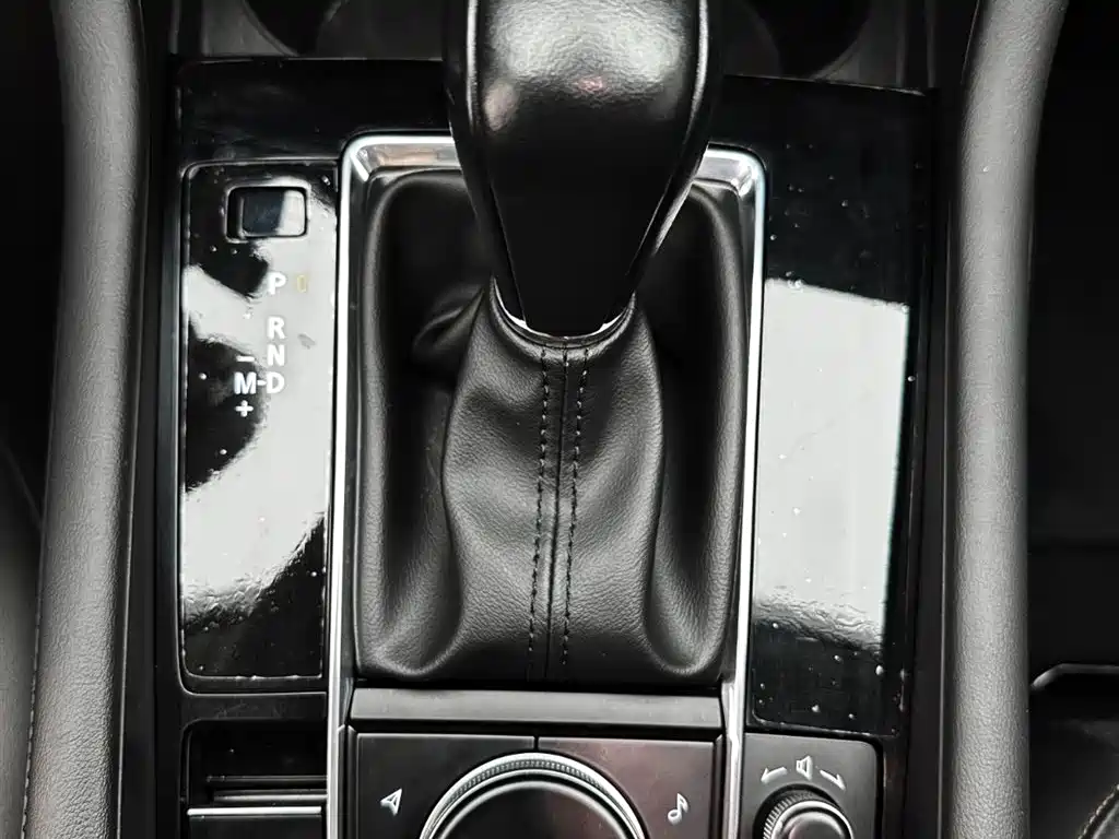Mazda 3 Axela — фото 18