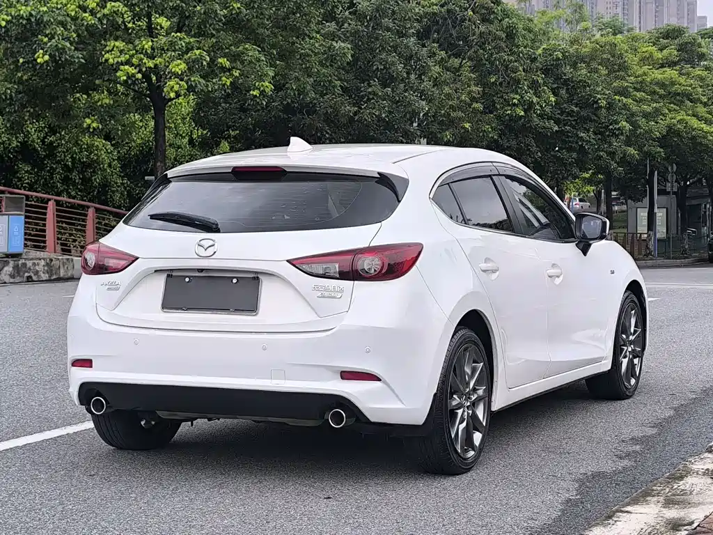 Mazda 3 Axela — фото 4
