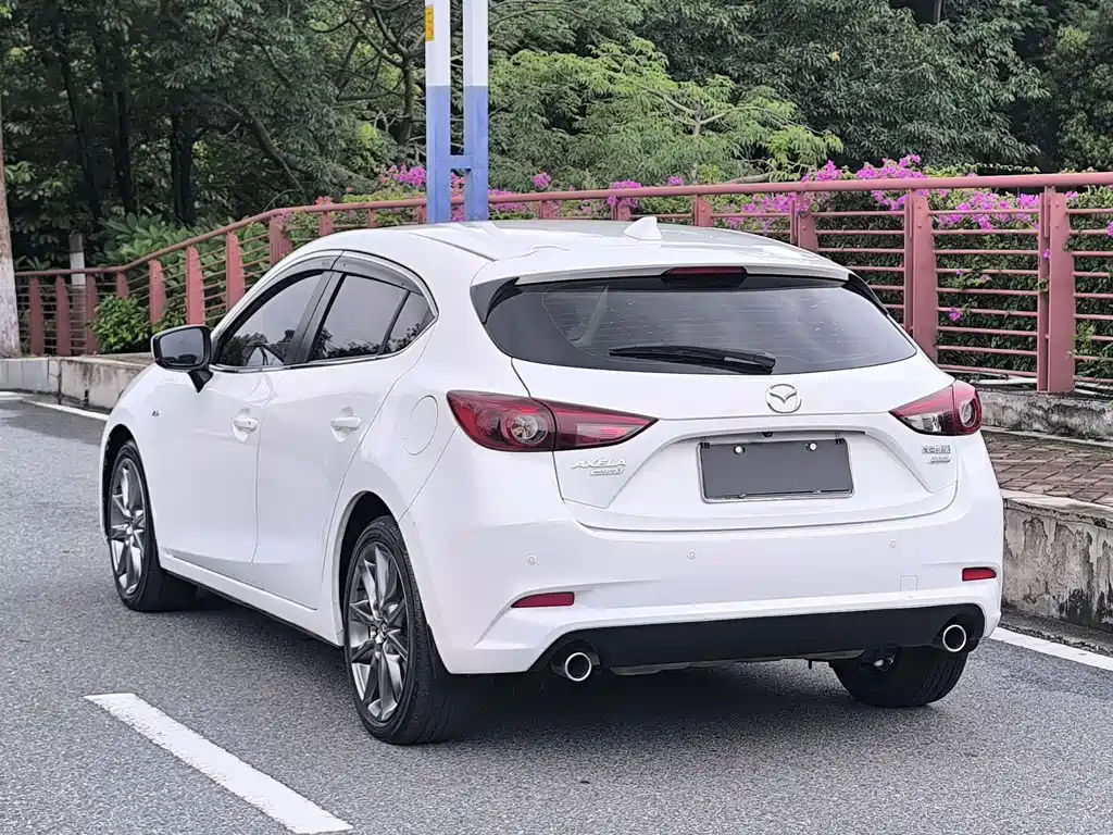 Mazda 3 Axela — фото 6